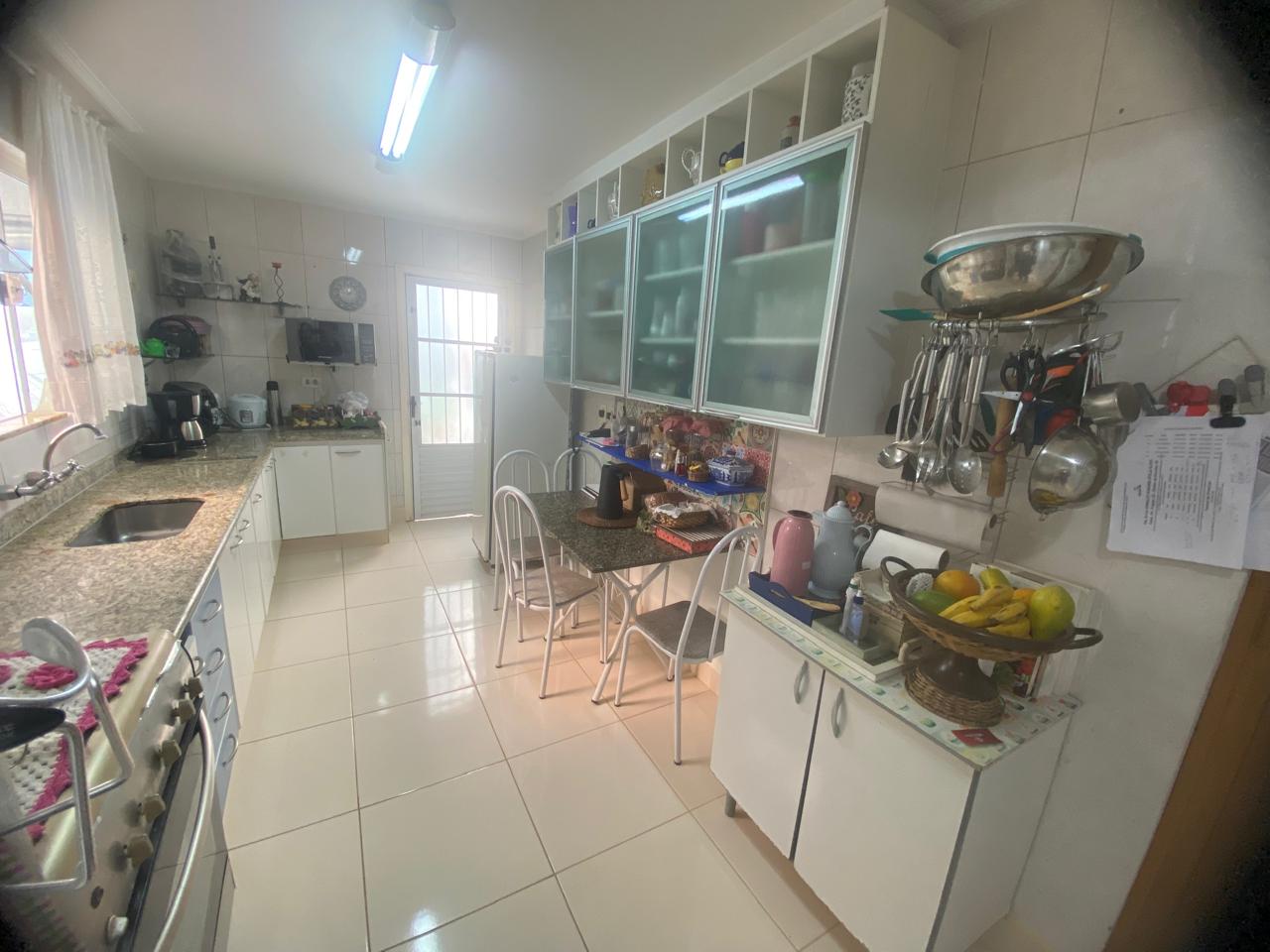 foto do anúncio Sobrado em condomínio, próximo ao Aeroporto e HU